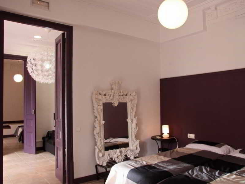 Ella Hostel Barcelona — Photos 3